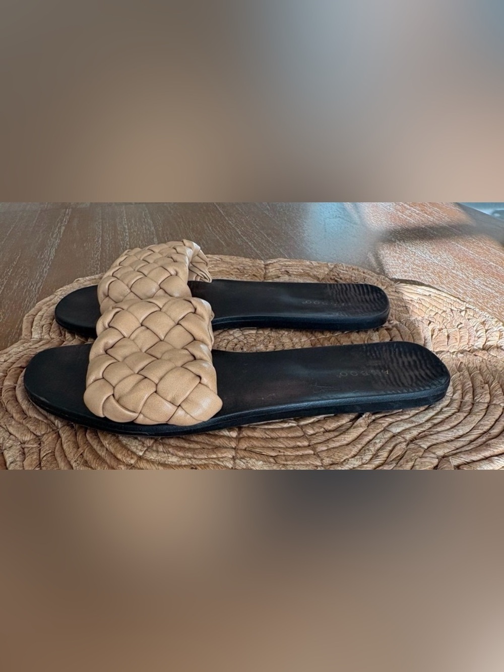 BAMBOO Tan Leather Woven Slide Sandals Great Condition